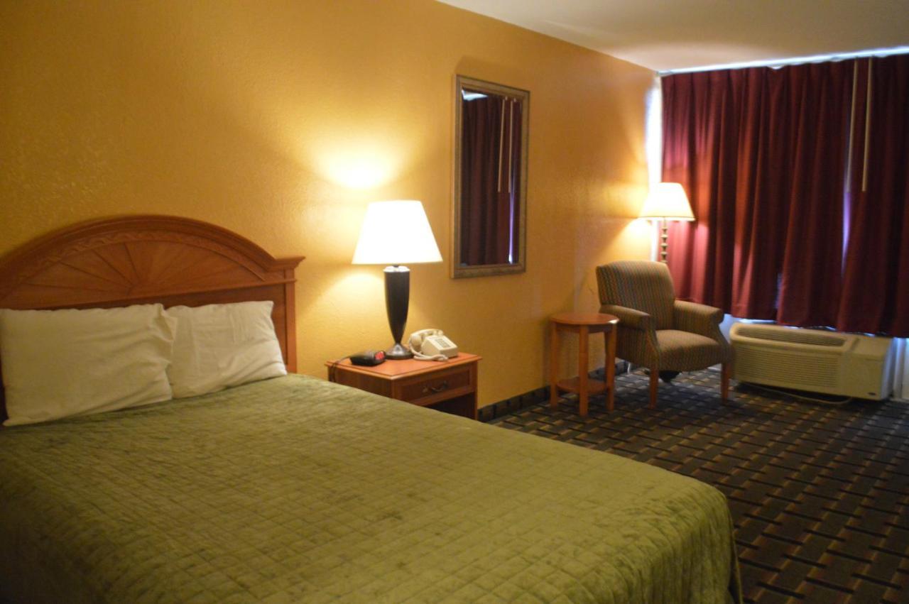 Rodeway Inn Denmark-Jackson Room photo