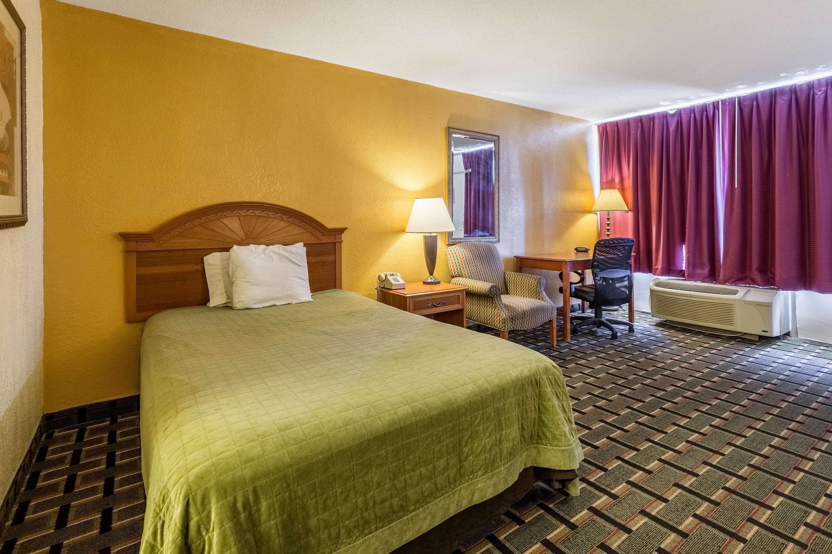Rodeway Inn Denmark-Jackson Exterior photo