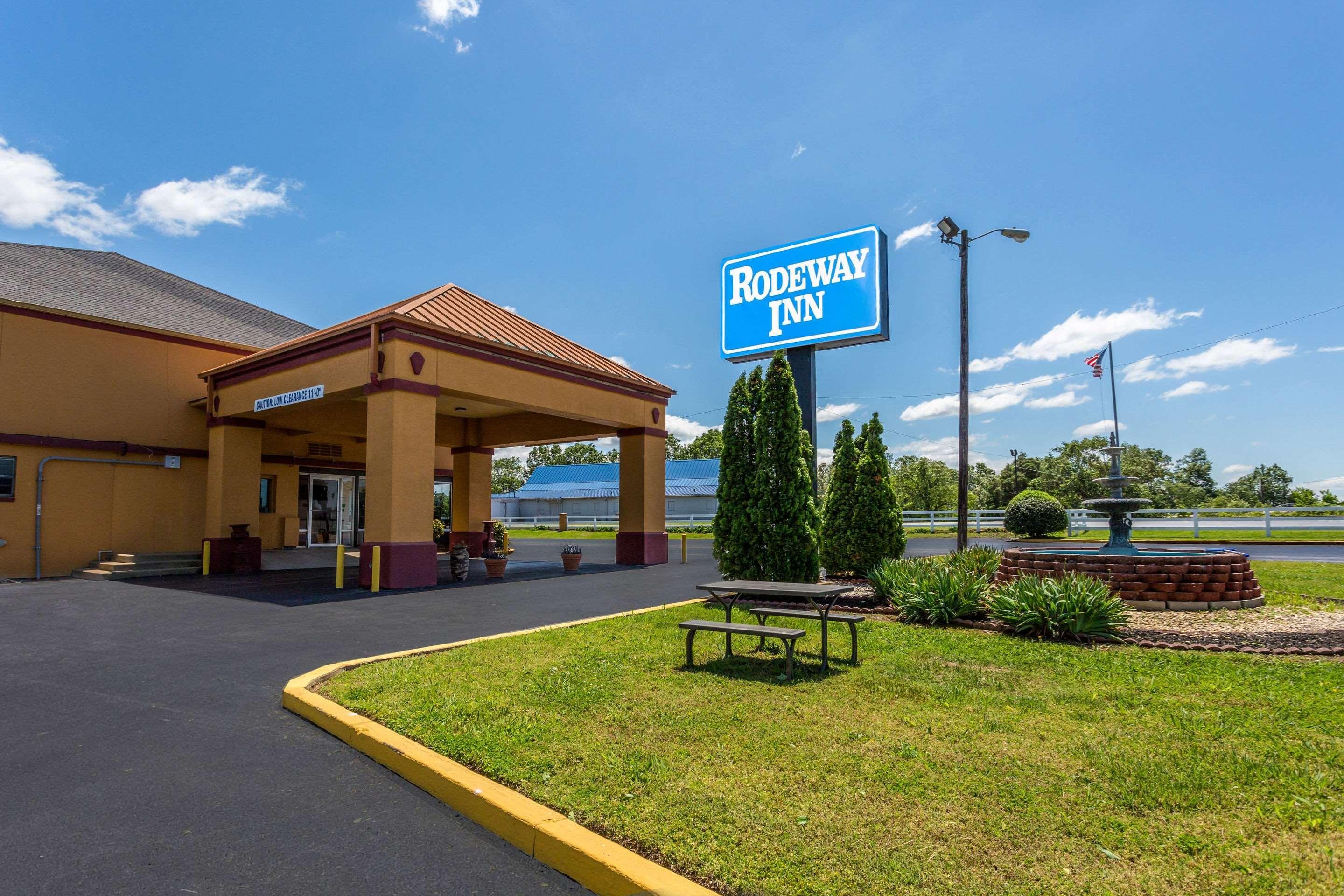 Rodeway Inn Denmark-Jackson Exterior photo