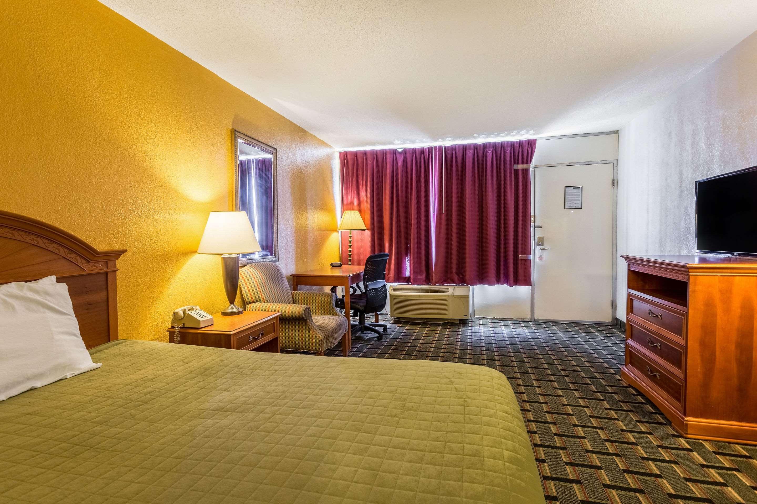 Rodeway Inn Denmark-Jackson Exterior photo