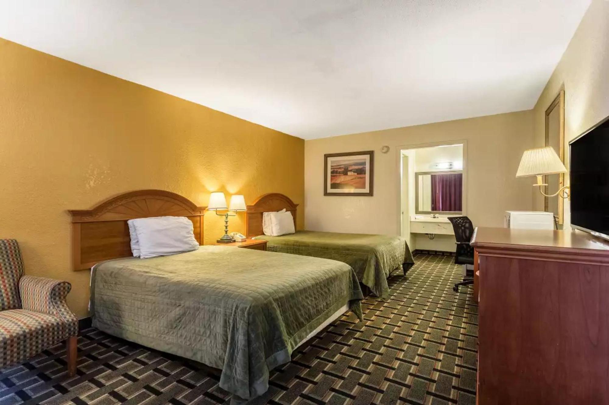 Rodeway Inn Denmark-Jackson Exterior photo
