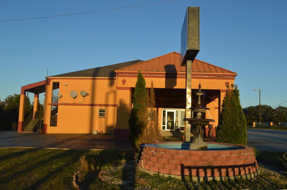Rodeway Inn Denmark-Jackson Exterior photo